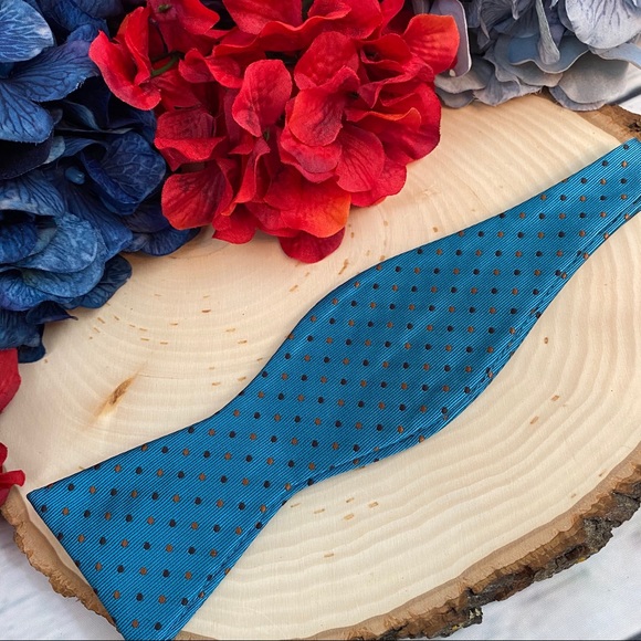 100% Blue Silk Jacquard Woven Adjustable Bow Tie - Picture 7 of 11